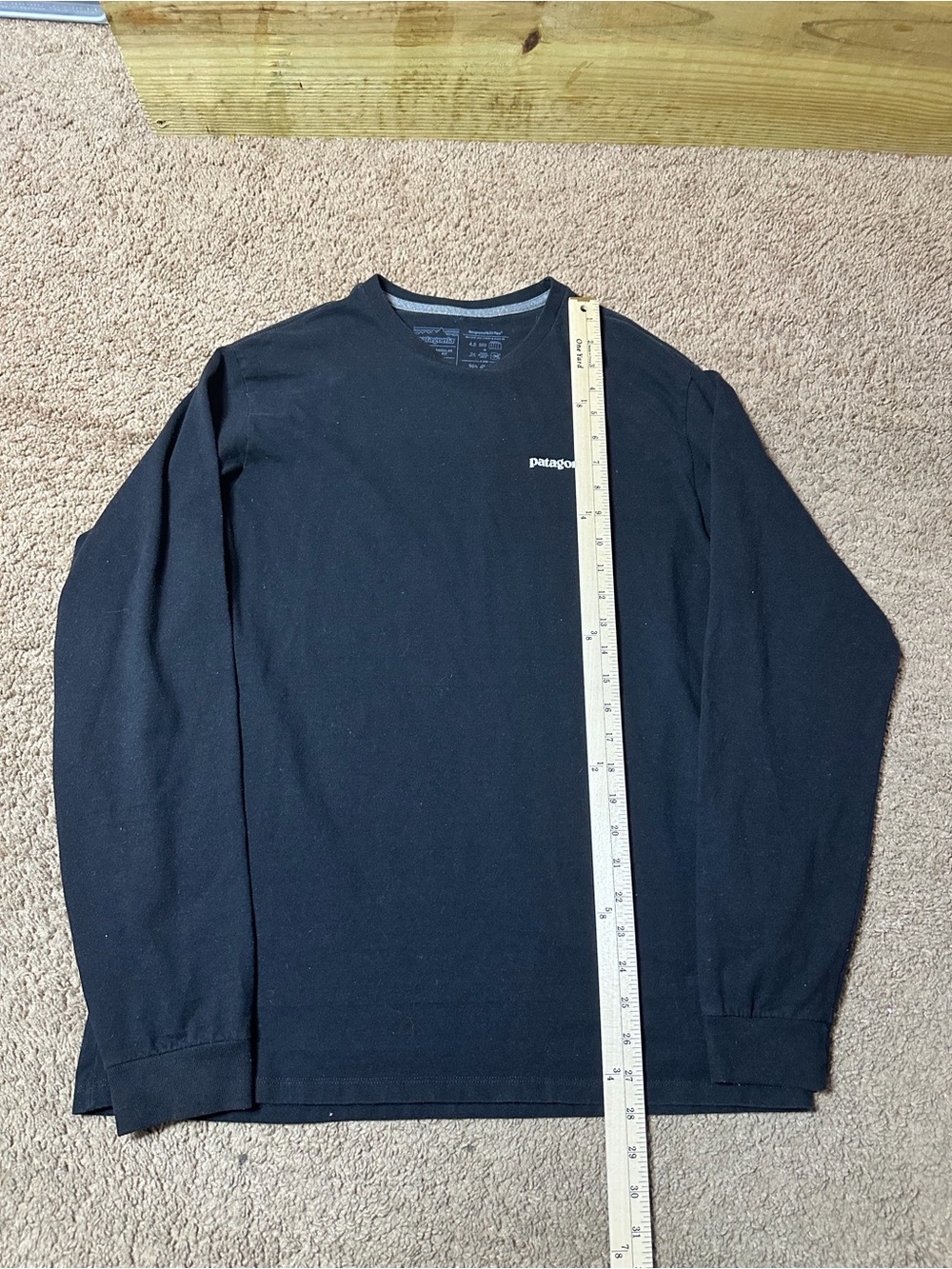 Patagonia t-shirt men’s medium black long sleeve minimalist outdoors - Picture 3 of 6